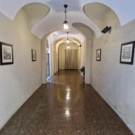 شقة La Foresteria Del Passeggere أوفادا